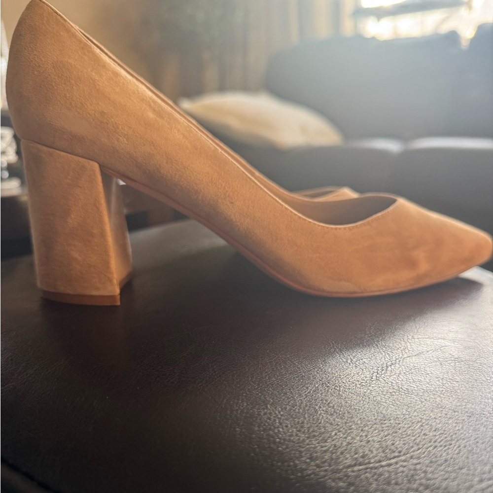 Camel color suede pump, Marc Fisher 3 inch heel. - Picture 3 of 4